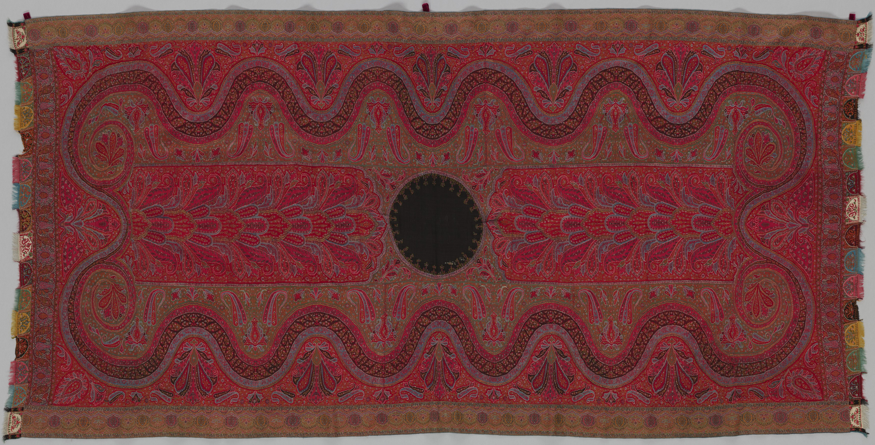カシミヤ・ショール　赤地ペイズリー棕櫚文様綴織縫い合わせ　1枚