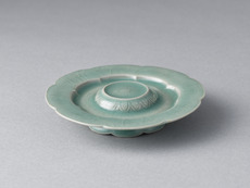 現代作家作　菊花文刻　青瓷　青磁　大香炉　花入れ　花器　口径約19.5cm　灰付 現代作家作 菊花文刻 青瓷 青磁 大香炉 花入れ 花器 口径約19.5