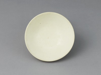 白磁玉縁皿