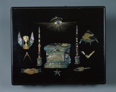 九州国立博物館 | 収蔵品データベース | 青貝細工フリーメイソン箱