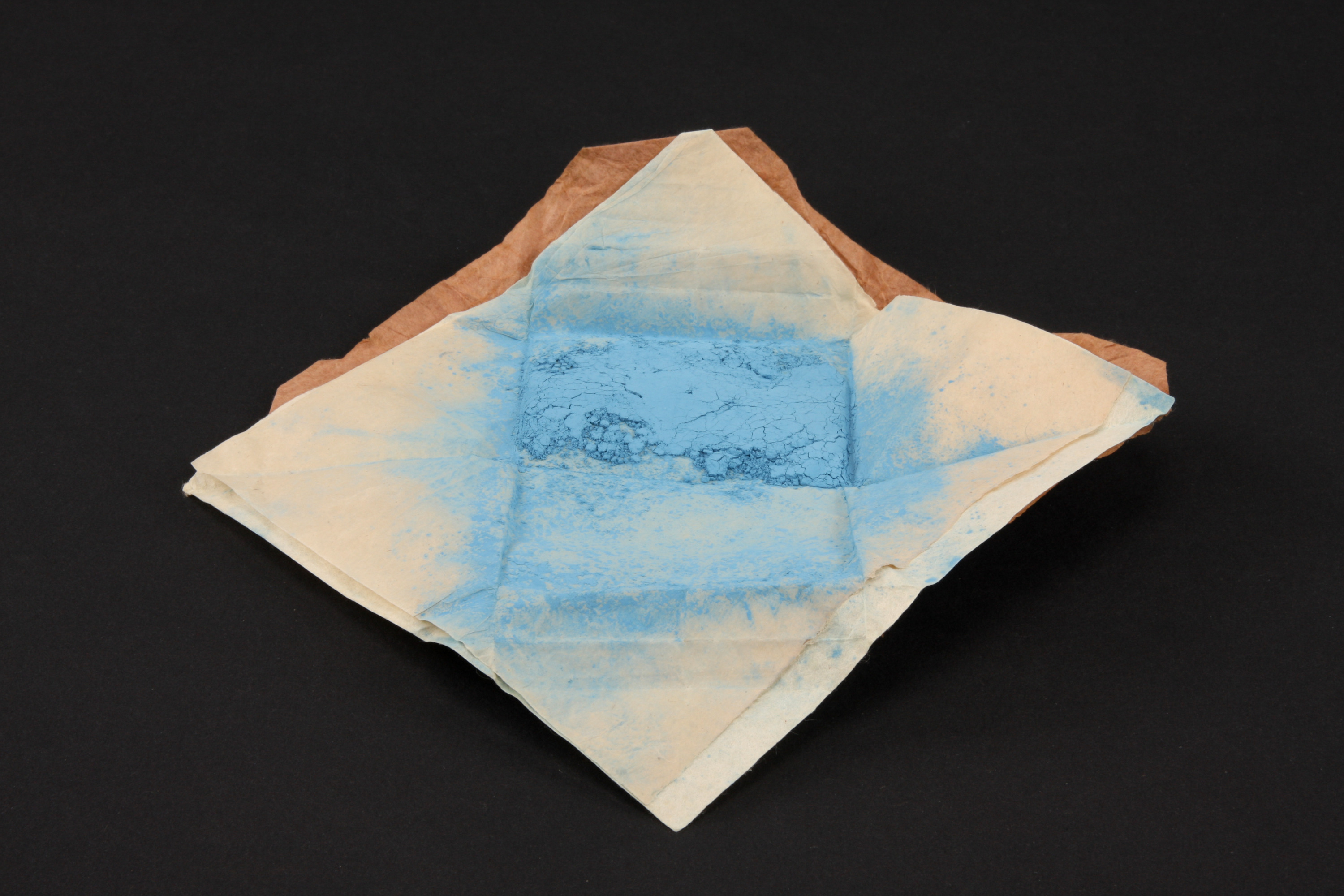 重要文化財　（顔料包紙、岩緑青）（対馬宗家文書）　1包