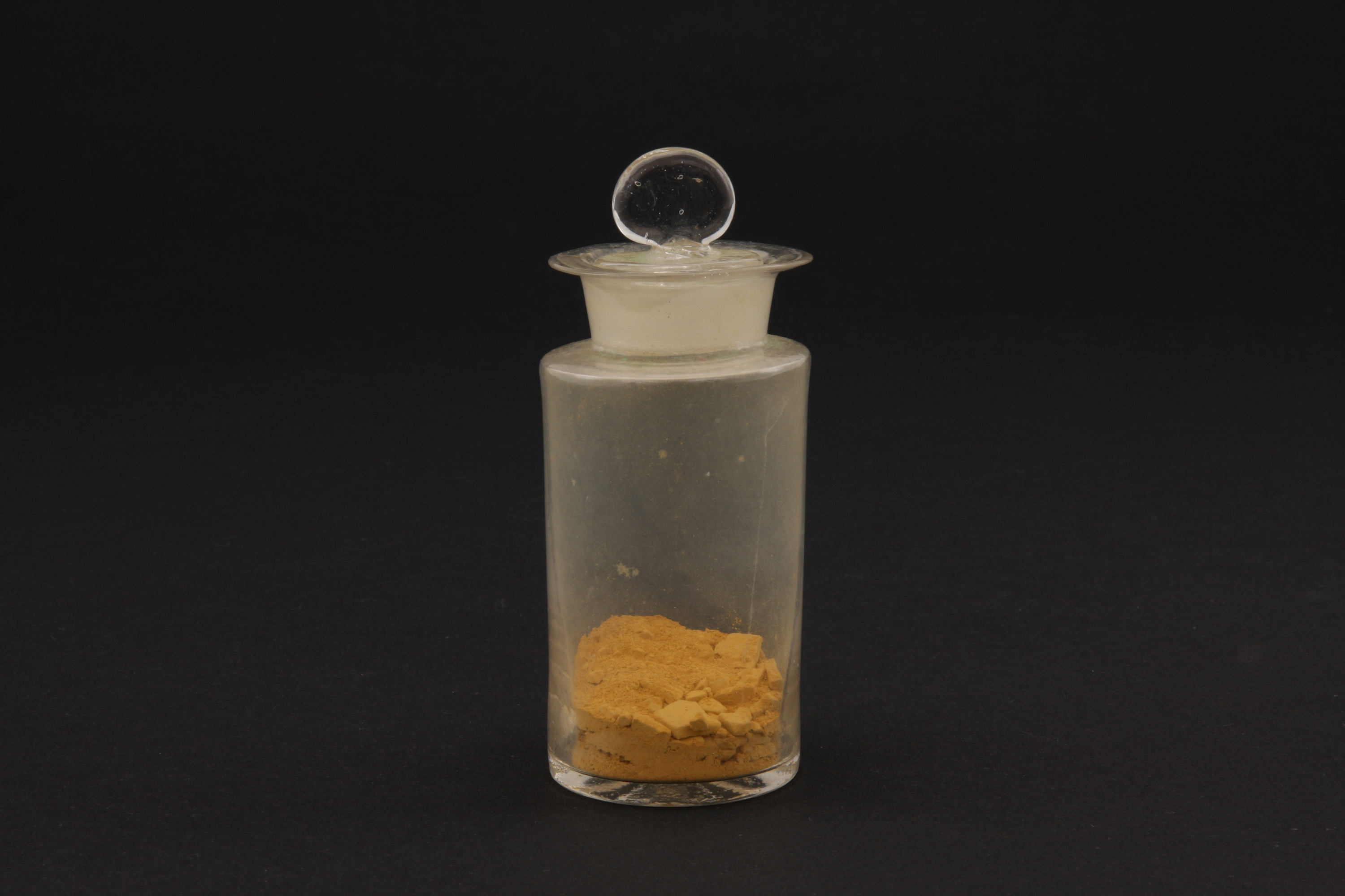 重要文化財　（顔料瓶、（茶））（対馬宗家文書）　1点