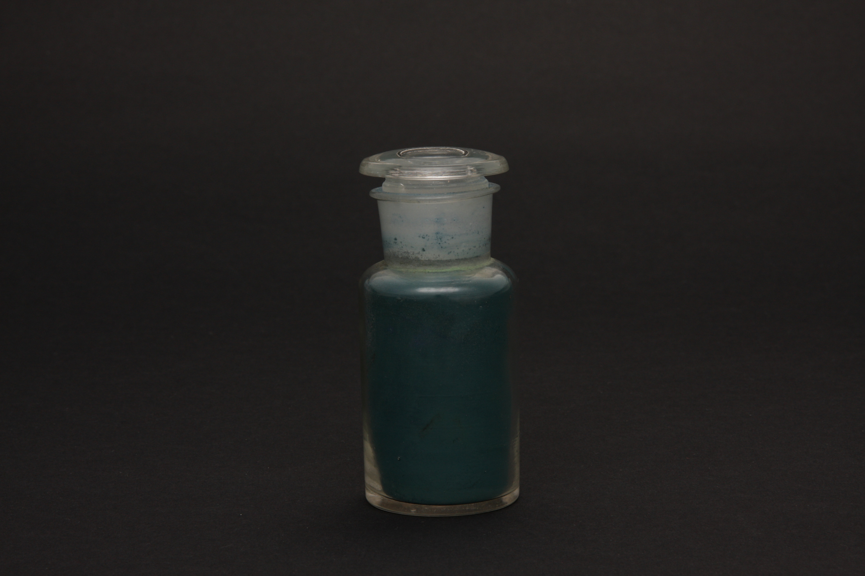 重要文化財　（顔料瓶、（濃青））（対馬宗家文書）　1点