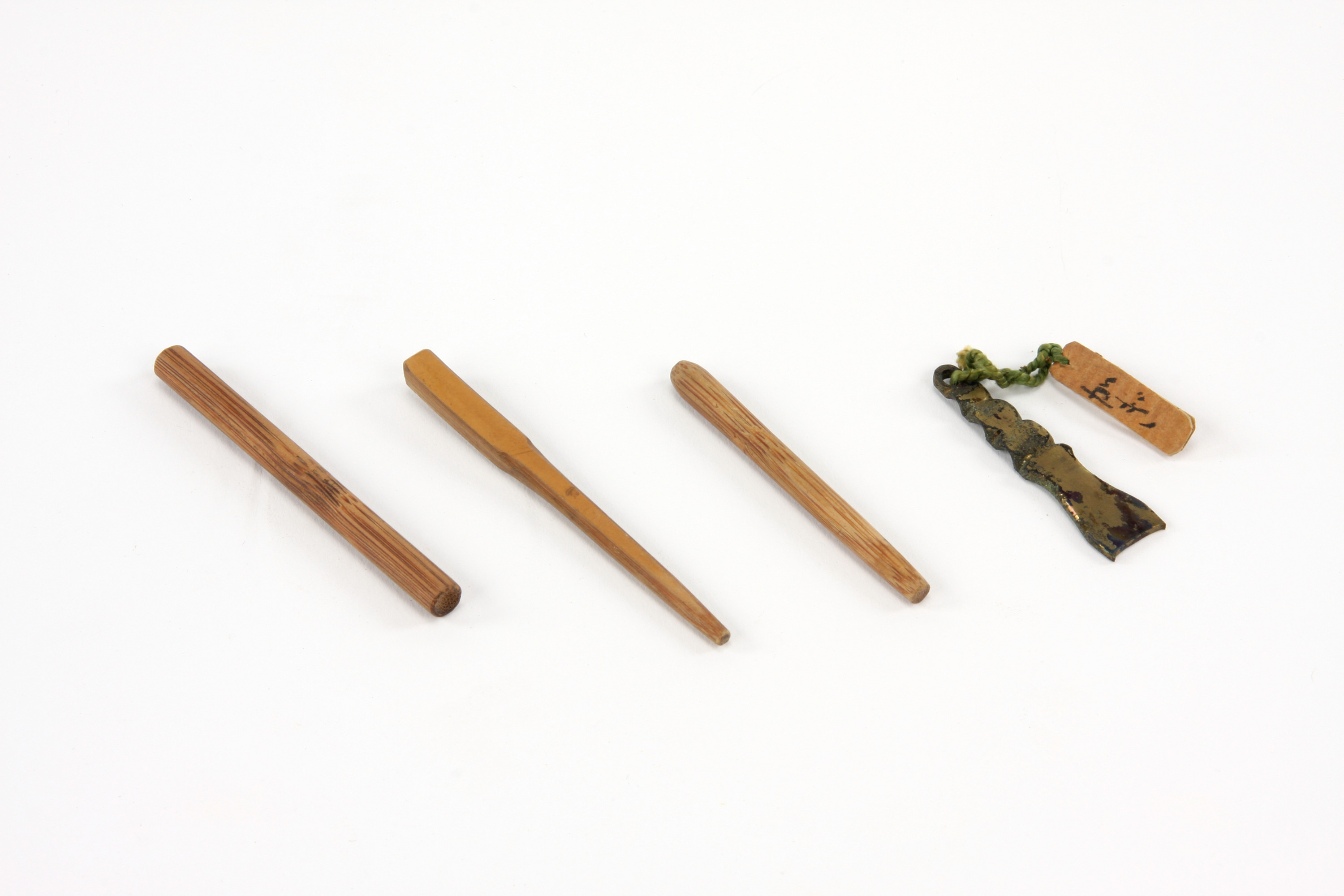 重要文化財　目釘（対馬宗家文書）　4本