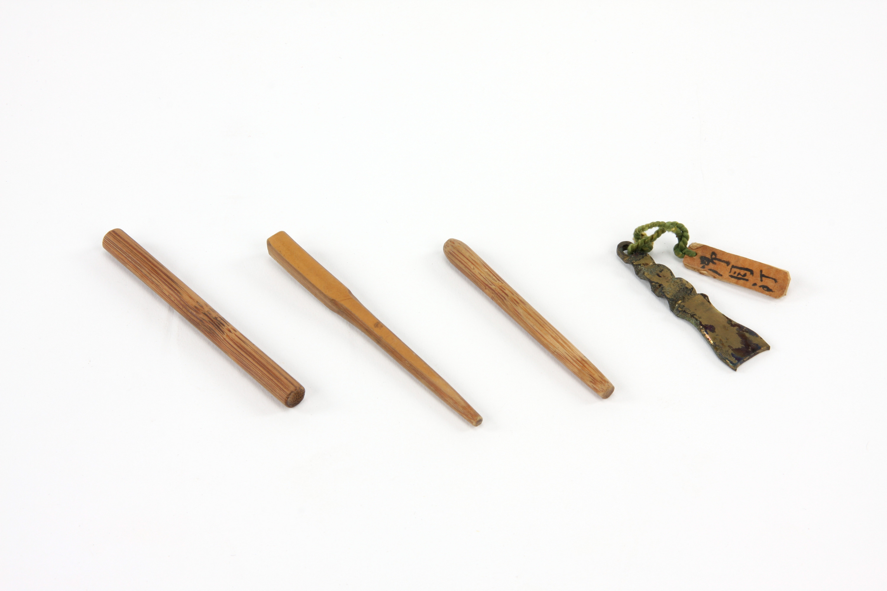 重要文化財　目釘（対馬宗家文書）　4本