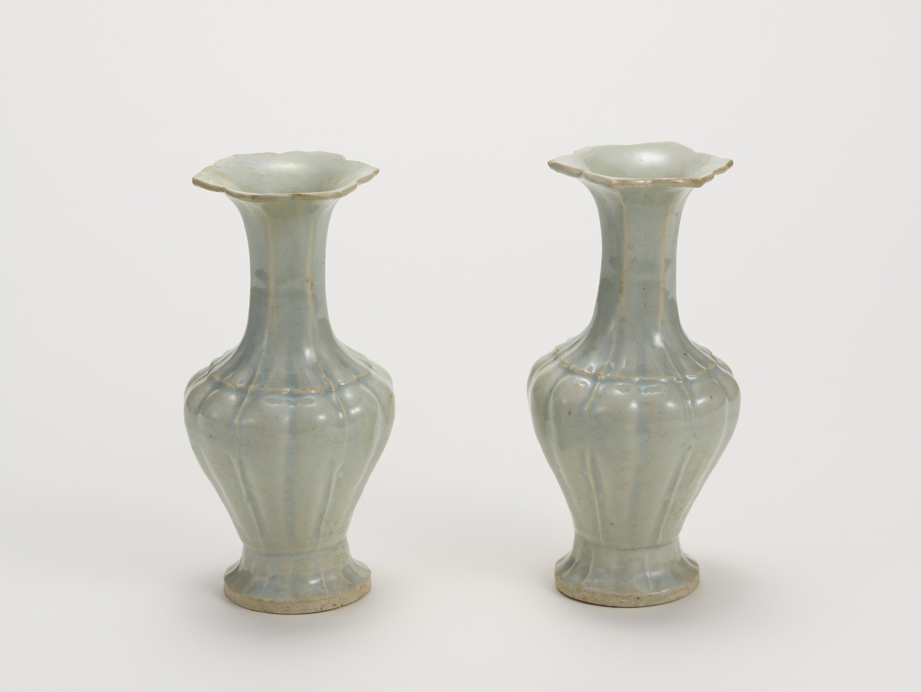 九州国立博物館 | 収蔵品データベース | 青白磁六稜形花瓶